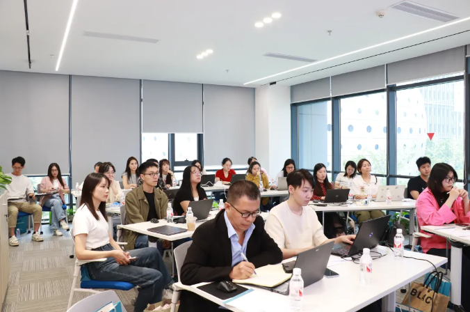 座無虛席反響熱烈，互旦科技領(lǐng)英營銷大師班第一期圓滿結(jié)業(yè)！