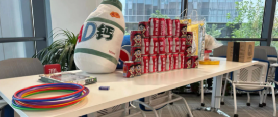 【互旦小新聞】挑戰(zhàn)幼稚園游戲，沒人能保持嚴(yán)肅臉！