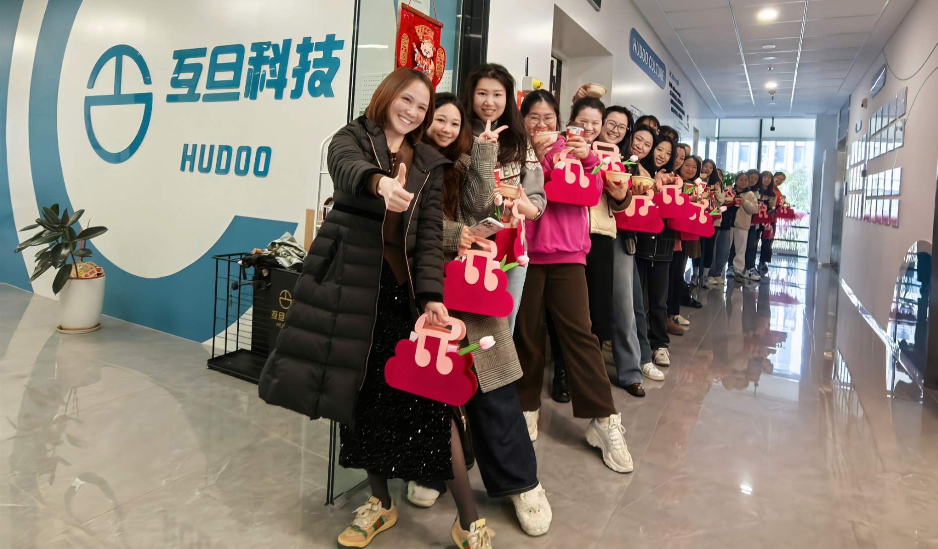 她力量 自有光| 互旦科技女神節(jié)春日浪漫補(bǔ)給包來啦！